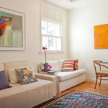 Ipanema Nascimento Silva Apartment